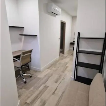Centrica De Lujo Gv 6 Homestay